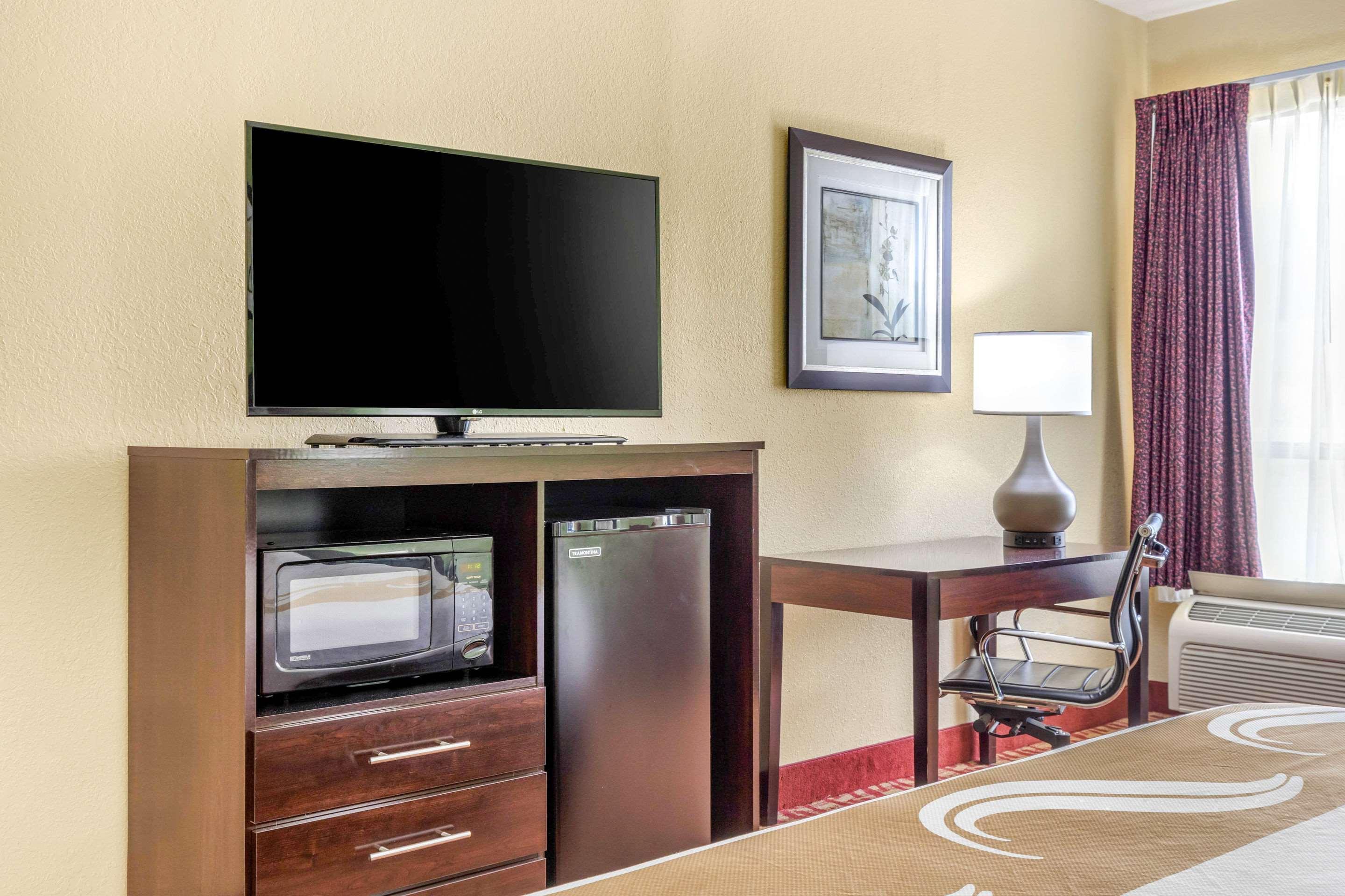 Quality Inn & Suites Лексингтън Екстериор снимка