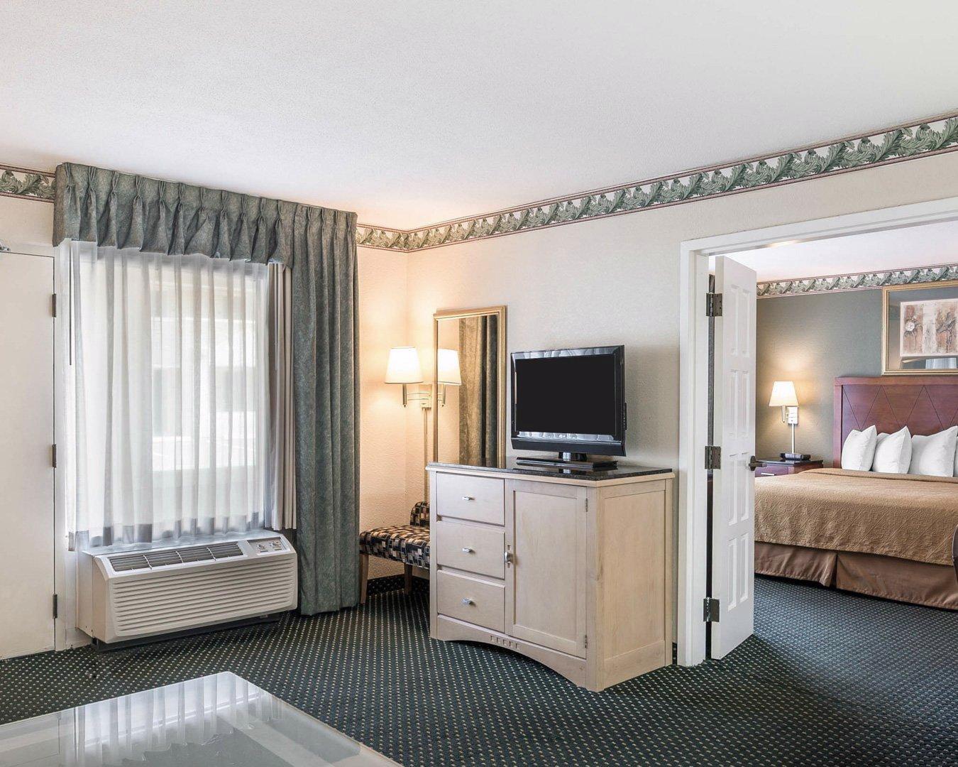 Quality Inn & Suites Лексингтън Екстериор снимка