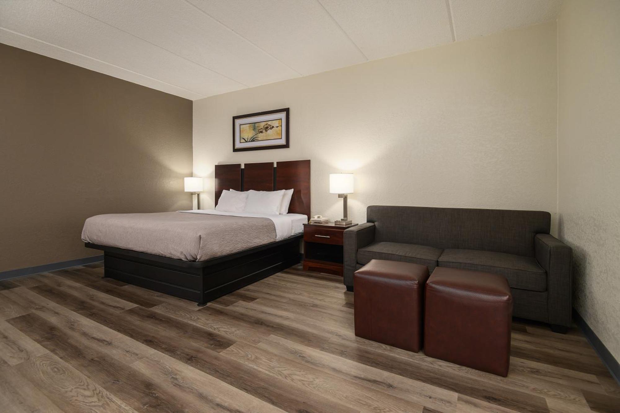 Quality Inn & Suites Лексингтън Екстериор снимка