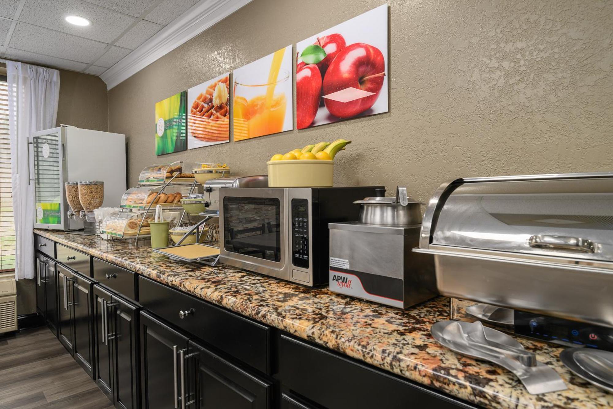 Quality Inn & Suites Лексингтън Екстериор снимка
